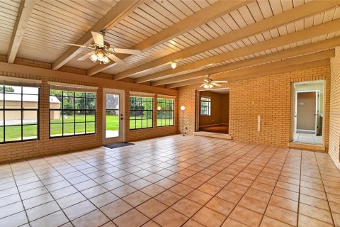House in Winter Haven, Florida 4 bedrooms, 293.11 sq.m. № 2211195 - photo 15