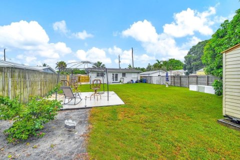House in Hallandale Beach, Florida 2 bedrooms, 78.04 sq.m. № 1864926 - photo 19