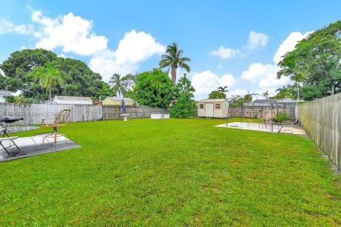House in Hallandale Beach, Florida 2 bedrooms, 78.04 sq.m. № 1864926 - photo 21