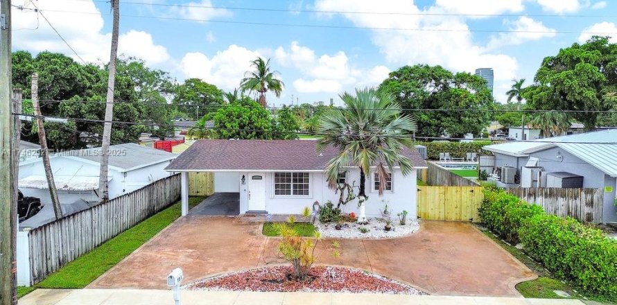 House in Hallandale Beach, Florida 2 bedrooms, 78.04 sq.m. № 1864926