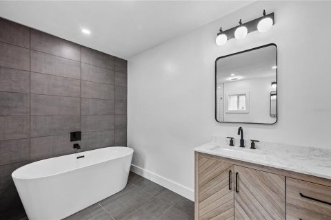 Casa en venta en Orlando, Florida, 3 dormitorios, 182.83 m2 № 1886796 - foto 12