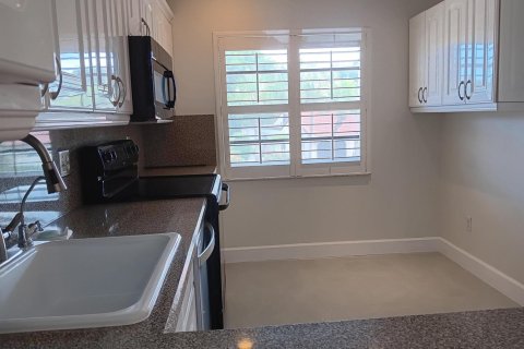 Condo in Boca Raton, Florida, 2 bedrooms № 2240850 - photo 10