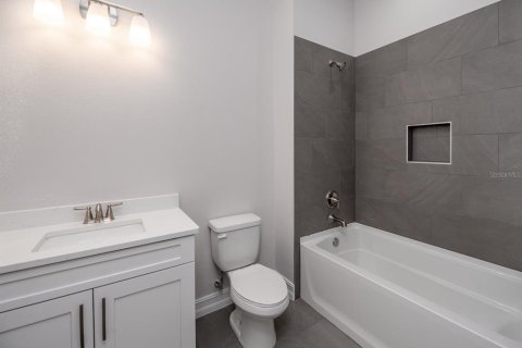 Casa en venta en Brooksville, Florida, 3 dormitorios, 242.1 m2 № 1421330 - foto 19