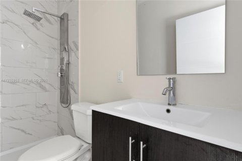 Townhouse in Homestead, Florida 4 bedrooms, 142.6 sq.m. № 1994086 - photo 5