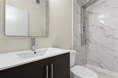 Townhouse in Homestead, Florida 4 bedrooms, 142.6 sq.m. № 1994086 - photo 8