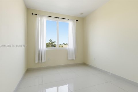 Townhouse in Homestead, Florida 4 bedrooms, 142.6 sq.m. № 1994086 - photo 9