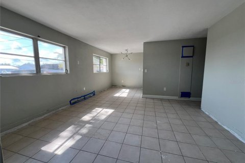 House in Port Charlotte, Florida 3 bedrooms, 108.14 sq.m. № 1389101 - photo 2