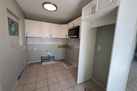 House in Port Charlotte, Florida 3 bedrooms, 108.14 sq.m. № 1389101 - photo 7