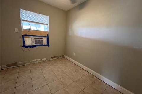 House in Port Charlotte, Florida 3 bedrooms, 108.14 sq.m. № 1389101 - photo 10
