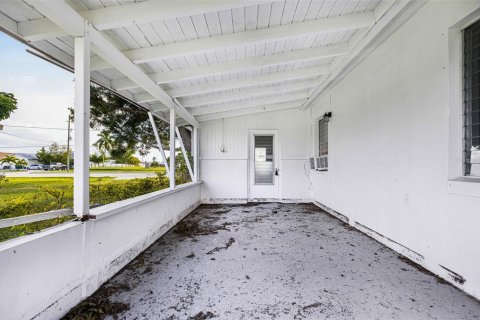 House in Port Charlotte, Florida 3 bedrooms, 108.14 sq.m. № 1389101 - photo 13