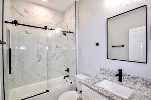 House in Sebring, Florida 3 bedrooms, 160.07 sq.m. № 2220968 - photo 27