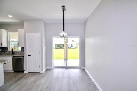 House in Sebring, Florida 3 bedrooms, 160.07 sq.m. № 2220968 - photo 15