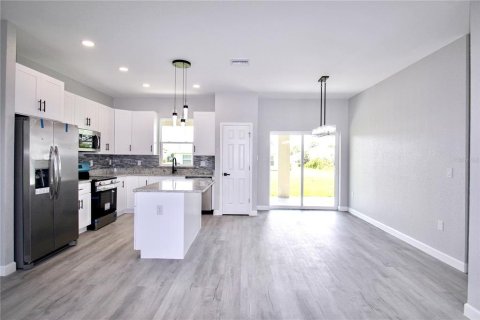 House in Sebring, Florida 3 bedrooms, 160.07 sq.m. № 2220968 - photo 10