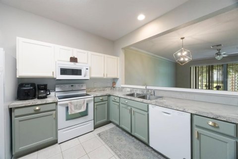 Adosado en venta en Brandon, Florida, 3 dormitorios, 159.61 m2 № 1822562 - foto 5