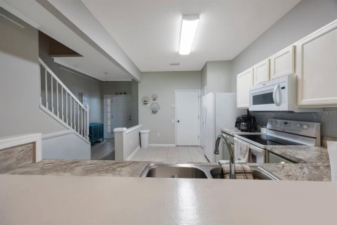 Adosado en venta en Brandon, Florida, 3 dormitorios, 159.61 m2 № 1822562 - foto 7