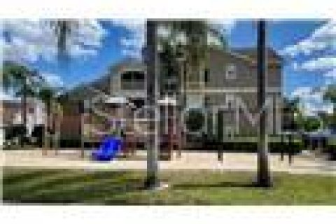 Condo in Orlando, Florida, 2 bedrooms № 2231962 - photo 2