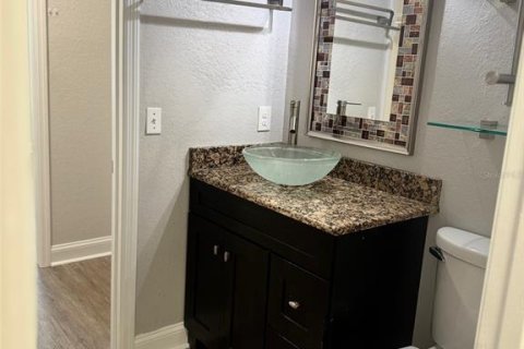 Condo in Orlando, Florida, 2 bedrooms № 2231962 - photo 8