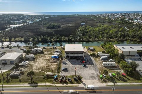 Commercial property in Hernando Beach, Florida № 2205019 - photo 8