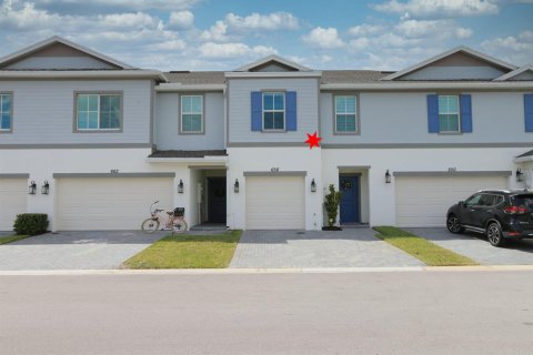 Townhouse in Port St. Lucie, Florida 3 bedrooms, 149.76 sq.m. № 2178558
