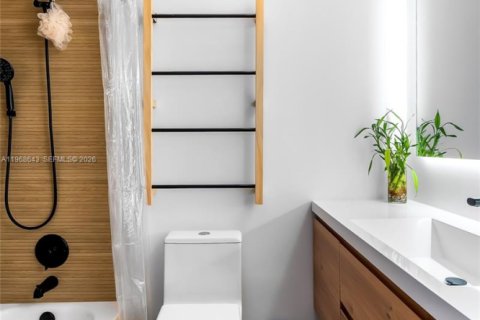 Condo in North Miami Beach, Florida, 2 bedrooms  № 2031793 - photo 19