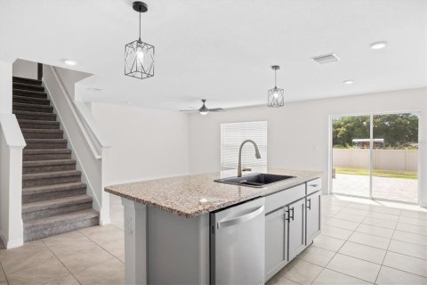 Villa ou maison à louer à Wildwood, Floride: 5 chambres, 241.92 m2 № 1915880 - photo 26