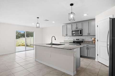 Casa en alquiler en Wildwood, Florida, 5 dormitorios, 241.92 m2 № 1915880 - foto 24
