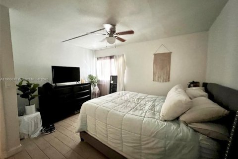 Condo in Deerfield Beach, Florida, 1 bedroom  № 1970338 - photo 10