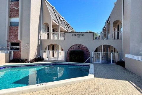 Condo in Deerfield Beach, Florida, 1 bedroom  № 1970338 - photo 1