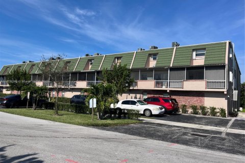 Condo in Deerfield Beach, Florida, 1 bedroom  № 1970338 - photo 19