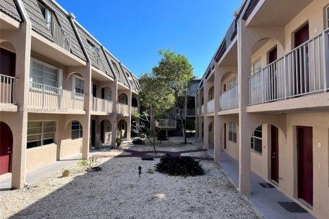 Condo in Deerfield Beach, Florida, 1 bedroom  № 1970338 - photo 3