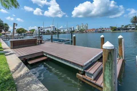 Casa en venta en Saint Pete Beach, Florida, 3 dormitorios, 215.35 m2 № 1816247 - foto 6