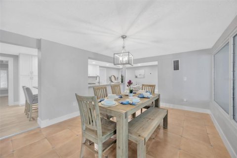 Casa en venta en Saint Pete Beach, Florida, 3 dormitorios, 215.35 m2 № 1816247 - foto 25