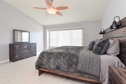 Touwnhouse à vendre à Pinellas Park, Floride: 2 chambres, 160.72 m2 № 1873950 - photo 12