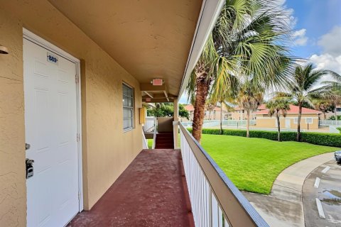 Copropriété à louer à Coral Springs, Floride: 2 chambres, 71.35 m2 № 2323965 - photo 3