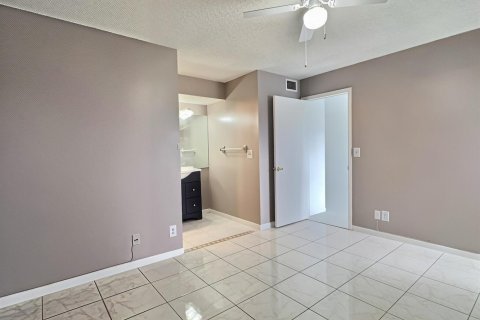 Copropriété à louer à Coral Springs, Floride: 2 chambres, 71.35 m2 № 2323965 - photo 15