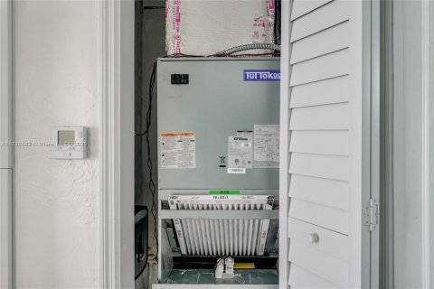 Immobilier commercial à vendre à Miami, Floride: 714.6 m2 № 1764297 - photo 14