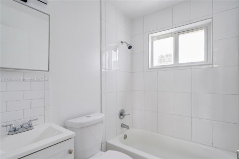 Immobilier commercial à vendre à Miami, Floride: 714.6 m2 № 1764297 - photo 13