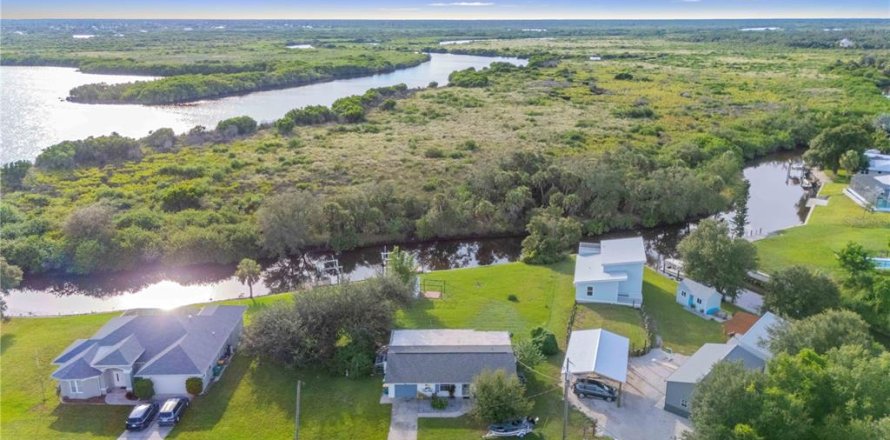 House in Punta Gorda, Florida 2 bedrooms, 103.86 sq.m. № 2391569