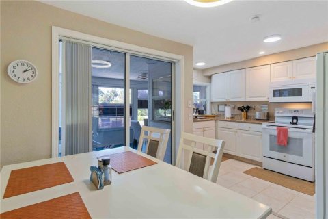 House in Punta Gorda, Florida 2 bedrooms, 103.86 sq.m. № 2391569 - photo 16