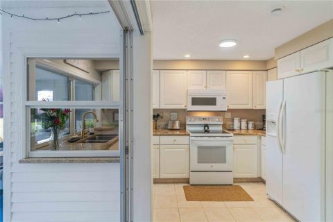 House in Punta Gorda, Florida 2 bedrooms, 103.86 sq.m. № 2391569 - photo 20