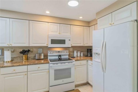 House in Punta Gorda, Florida 2 bedrooms, 103.86 sq.m. № 2391569 - photo 17