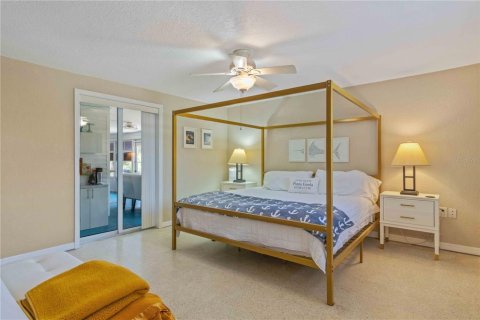 House in Punta Gorda, Florida 2 bedrooms, 103.86 sq.m. № 2391569 - photo 28