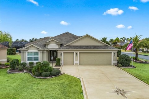 House in The Villages, Florida 3 bedrooms, 177.72 sq.m. № 2230843