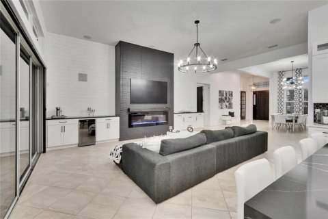 House in Apollo Beach, Florida 4 bedrooms, 308.9 sq.m. № 1844675 - photo 6