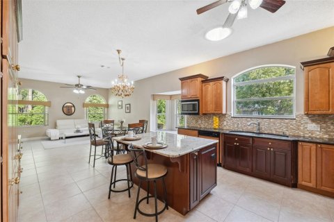 House in Spring Hill, Florida 4 bedrooms, 315.4 sq.m. № 1653793 - photo 17