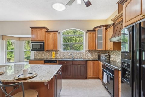 House in Spring Hill, Florida 4 bedrooms, 315.4 sq.m. № 1653793 - photo 18