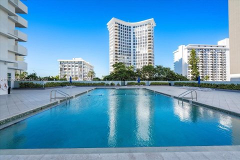 Condominio en venta en Miami Beach, Florida, 2 dormitorios, 86.4 m2 № 1728203 - foto 15