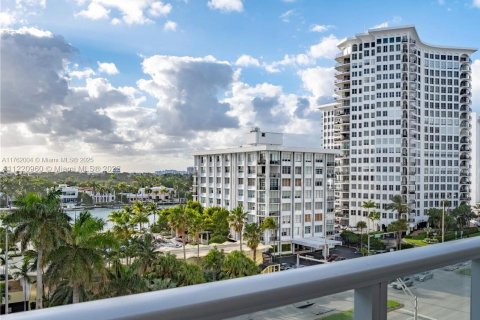 Condominio en venta en Miami Beach, Florida, 2 dormitorios, 86.4 m2 № 1728203 - foto 12