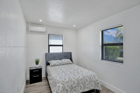 Villa ou maison à louer à Fort Lauderdale, Floride: 2 chambres, 77.48 m2 № 1969730 - photo 13