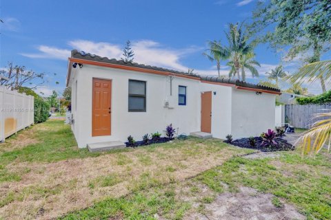 Villa ou maison à louer à Fort Lauderdale, Floride: 2 chambres, 77.48 m2 № 1969730 - photo 20
